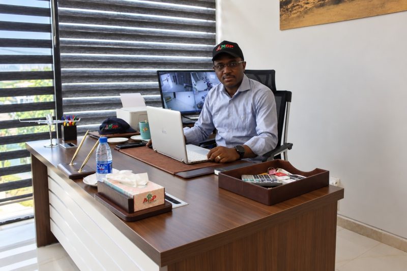 Au bureau, Dakar